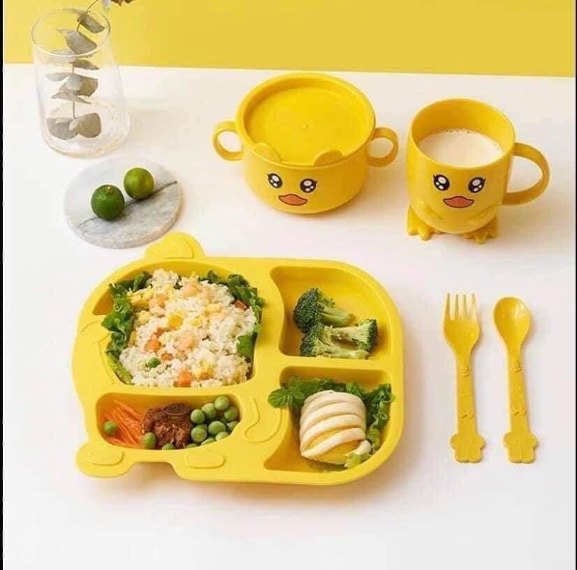 Bộ 5 món ăn dặm vịt vàng cho bé, , Bộ khay bát cốc kèm thìa dĩa hình vịt vàng cho bé ăn dặm siêu đáng yêu cho bé-Set bộ khay kèm bát + cốc + thìa dĩa hình Vịt siêu xinh sẽ tạo cho bé hứng thú mỗi khi ngồi vào bàn ăn