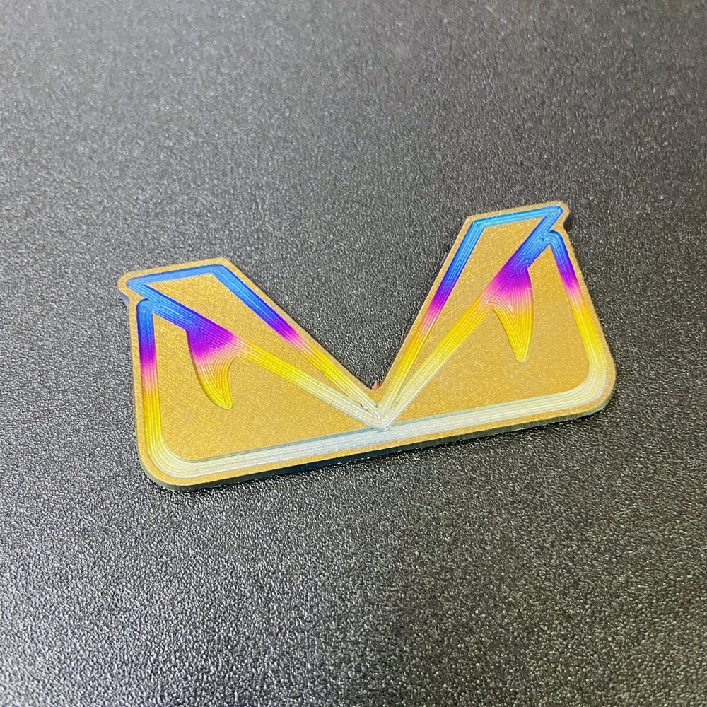 [HCM][ĐÔI MẮT FENDI] TEM TITAN ĐÔI MẮT VUI NHỘN DÁN TRANG TRÍ CHO NHIỀU DÒNG XE CAO CẤP KEO 3M (TITAN VÀNG)