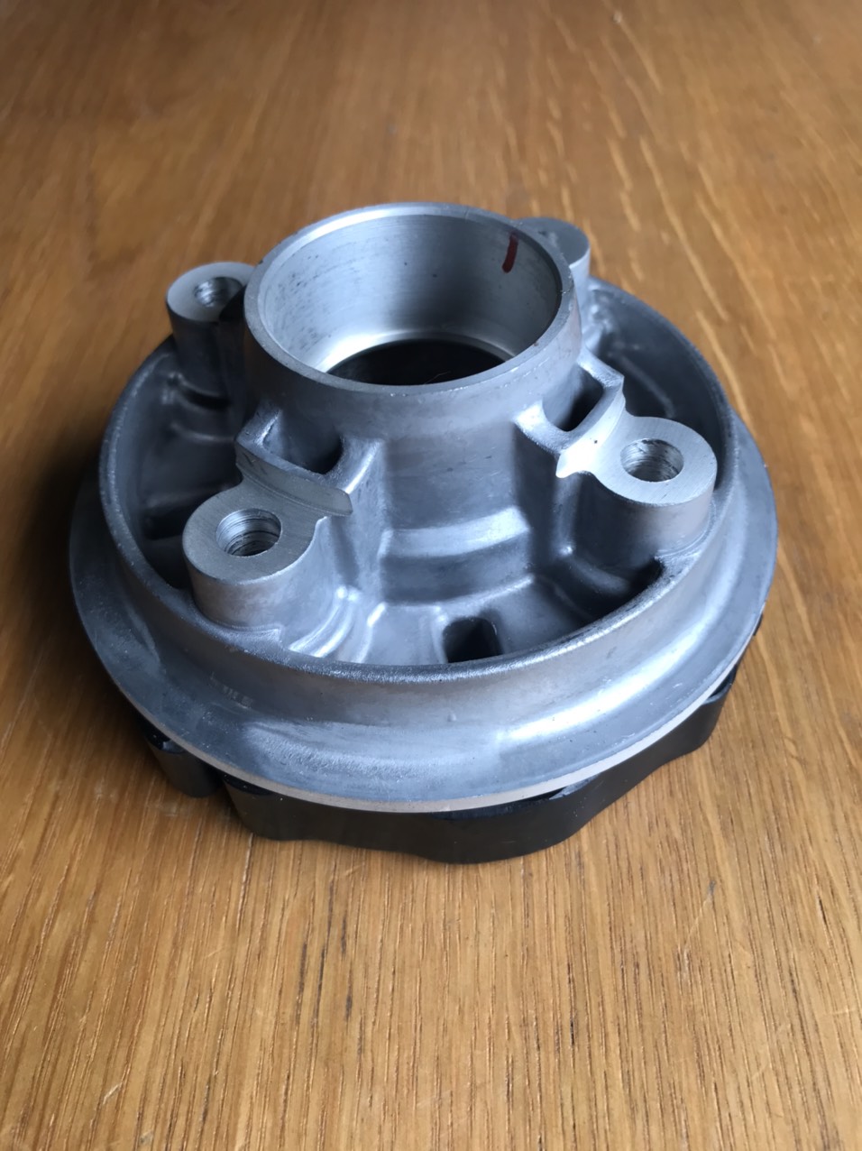 CÙI ĐĨA SÊN- XÍCH TẢI SAU GẮN SI, JU, TAU, EX 2010...