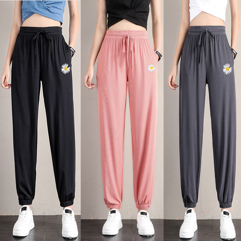 Quần jogger nữ bo gấu thêu hoa cúc chất thun tăm nhẹ, mềm mịn
