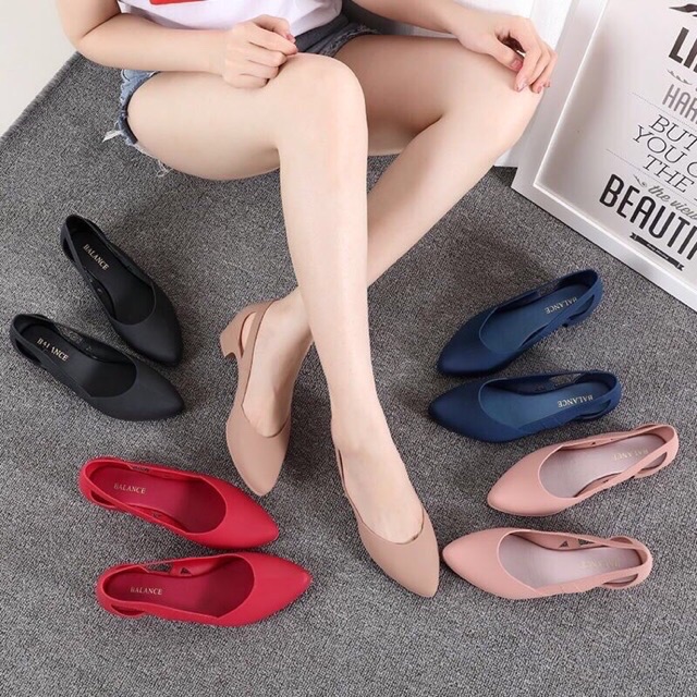 Giầy giày nhẹ đi mưa mẫu hot 2020