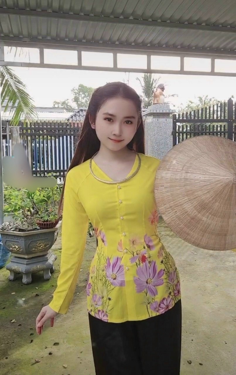 Bộ bà ba lụa xuân vải mềm min dễ thương