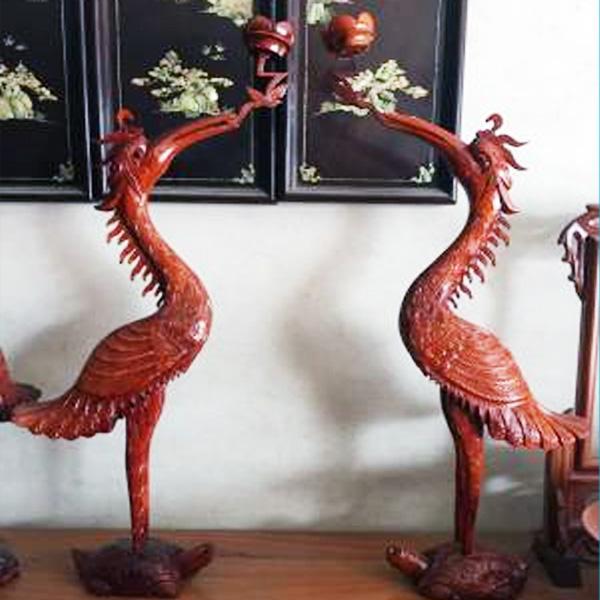 Hạc thờ gỗ hương cao 50cm ngậm hoa