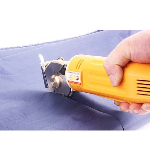 Máy cắt vải cầm tay YJ - 70 tiện lợi, nhỏ gọn