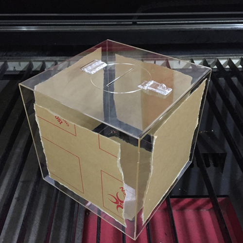 Hòm phiếu mica kích  thước 20x20 dày 2mm