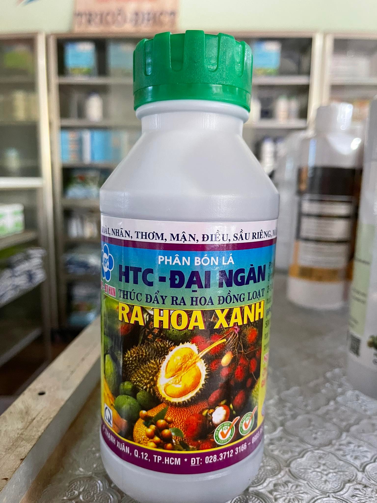 Phân bón lá htc đại ngàn ra hoa xanh hpc 97 500ml giúp cây ra hoa đồng loạt, ức chế đọt non, chặn ngọn
