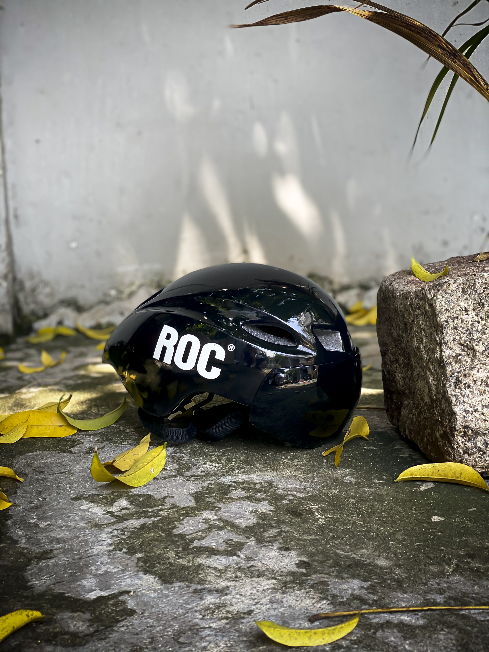Nón roc r16 màu đen bóng chính hãng 2023