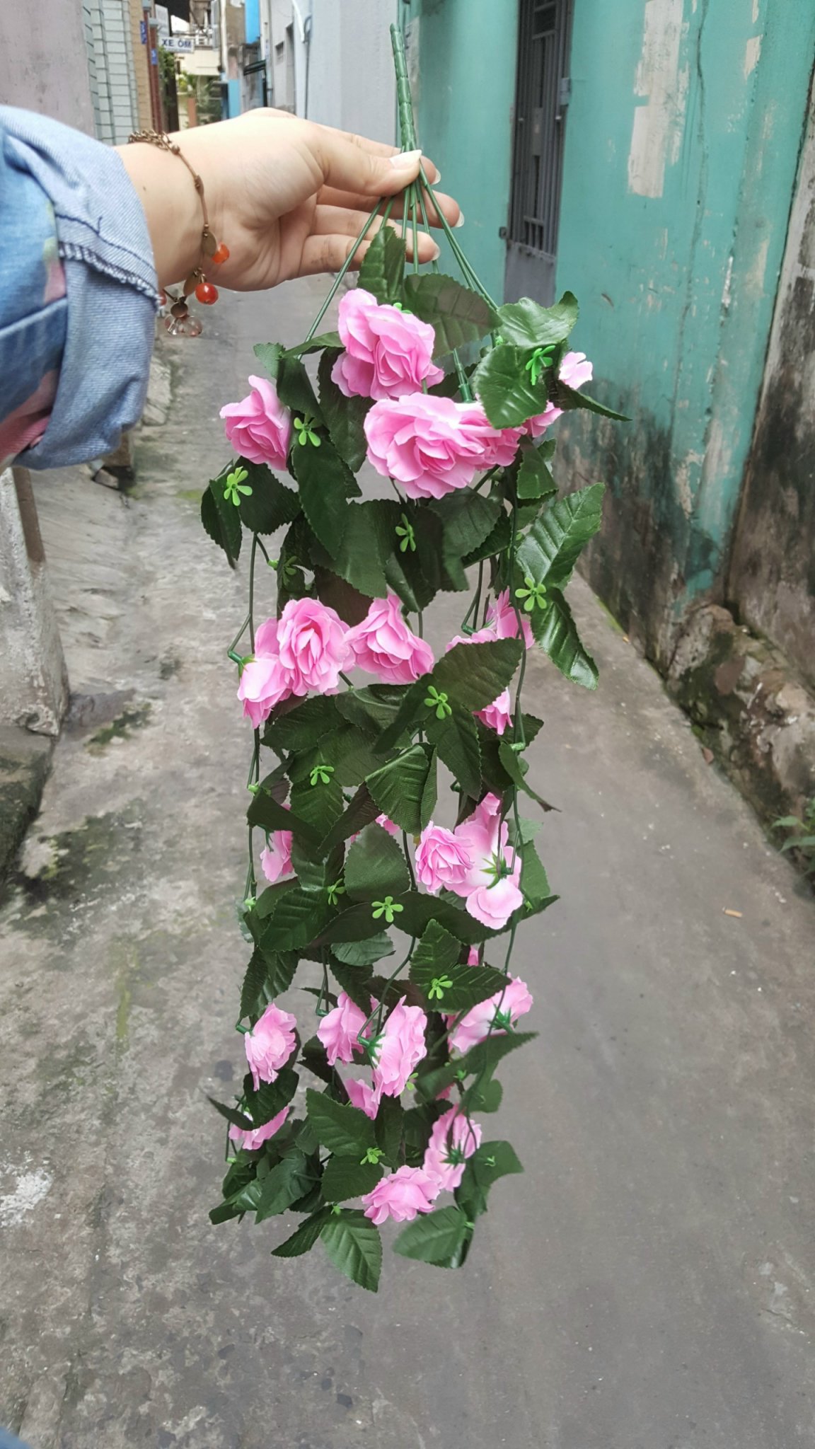 1 Chùm dây hoa hồng rũ giả 4 nhánh - Hoa giả - Hương Flower