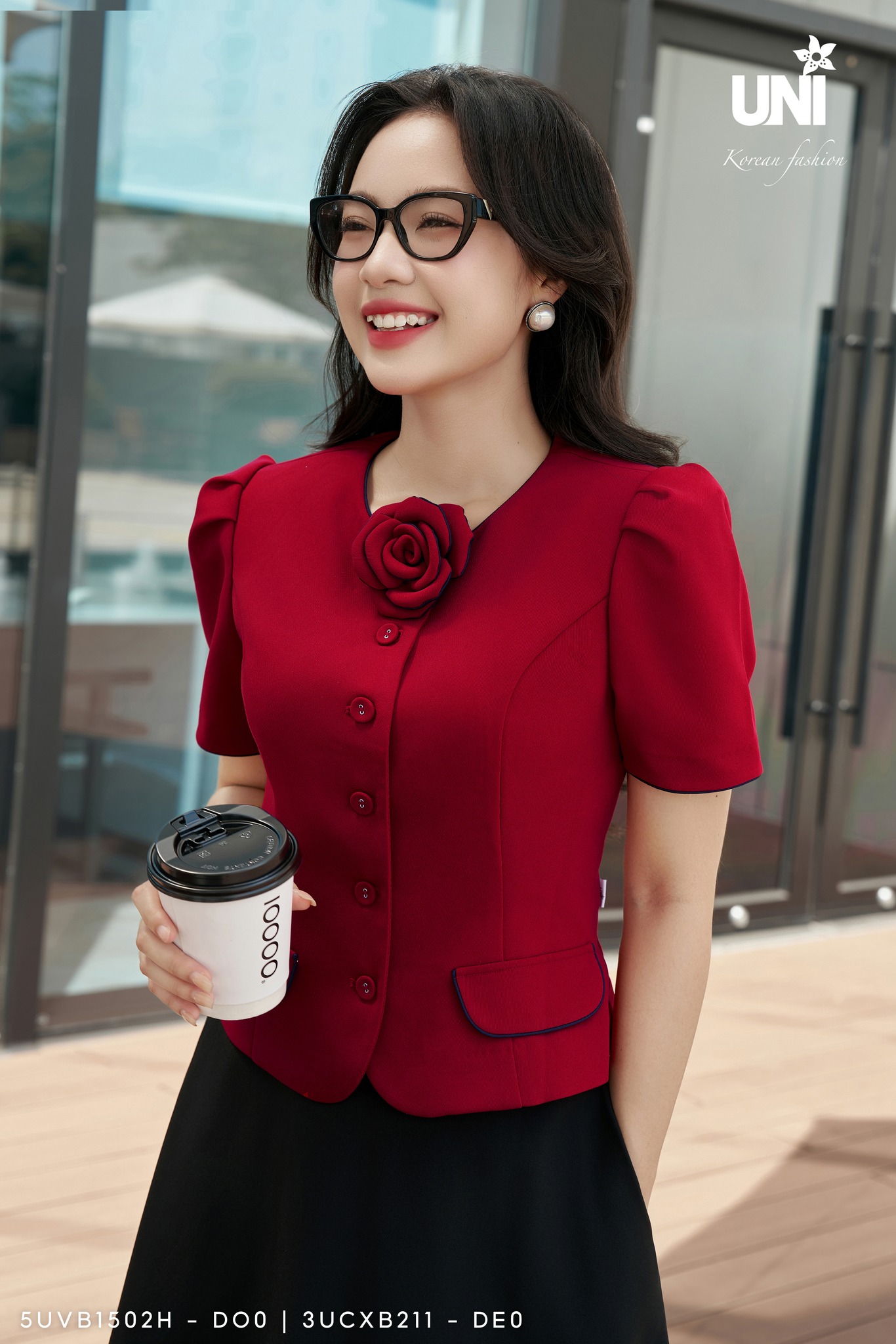 Áo Vest Nữ UNIVTH Cổ Tròn Ngắn Tay Hoa Cài Chiết Eo Sang Trọng 5UVB1502H - UNI KOREAN FASHION