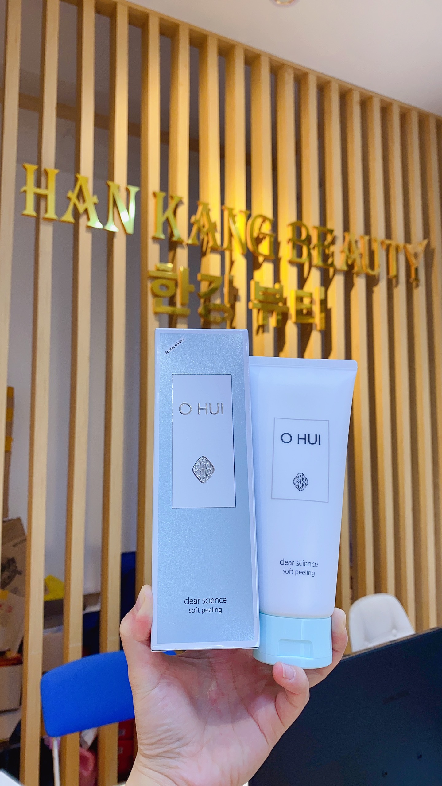 Tẩy tế bào da chết Ohui Clear Science Soft Peeling 100ml / 150ml