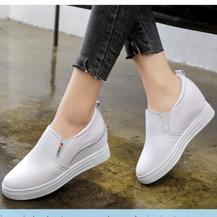 Giày Sneaker độn đế dáng Hàn quốc thêu viền chỉ 6cm 2 màu đen và trắng C08