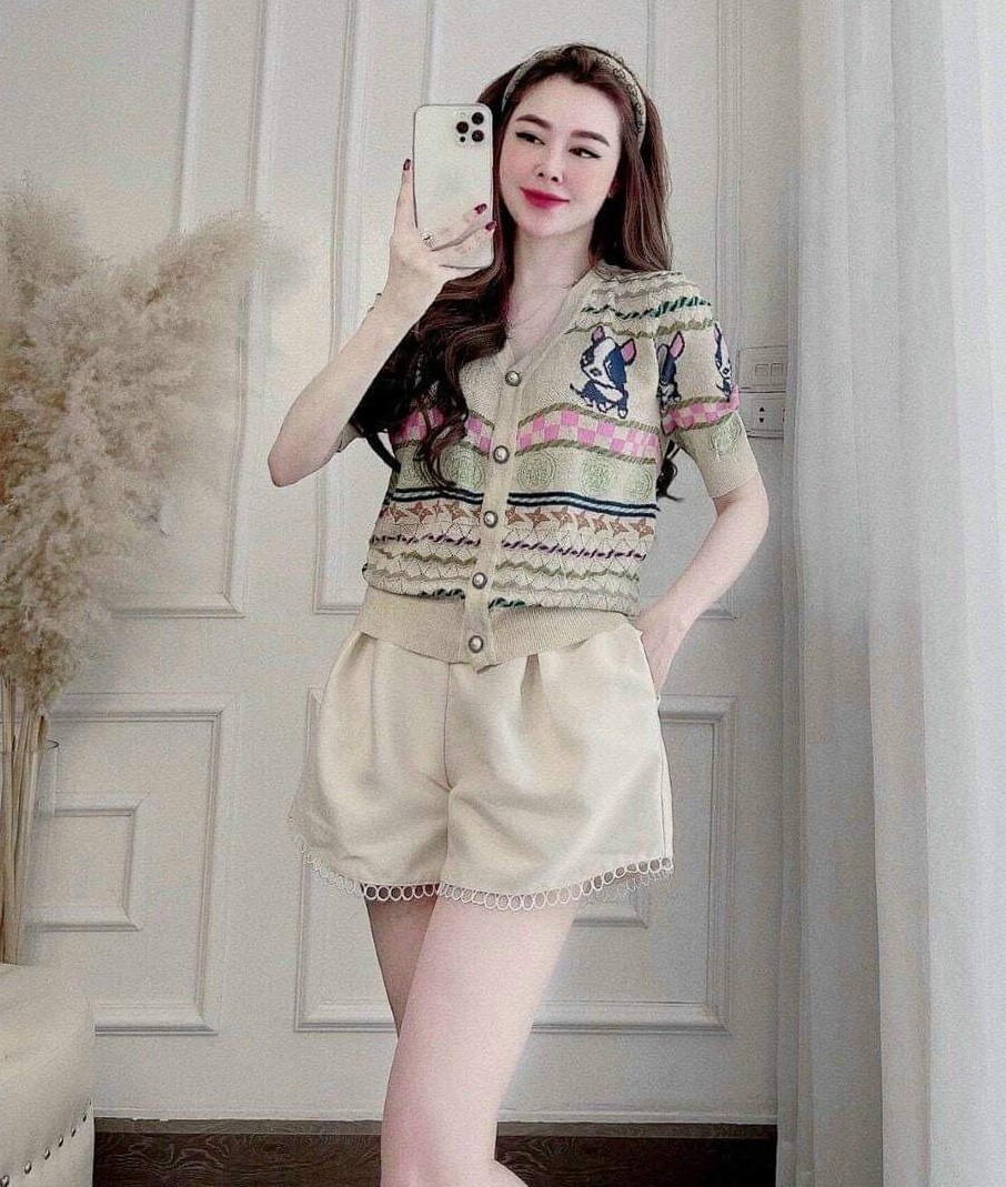 Áo len cài khuy cộc tay dáng ngắn họa tiết hình 2 chú chó độc đáo Freesize 60kg trở lại