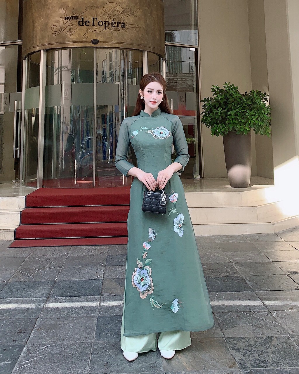Áo dài cách tân nữ tay lỡ cổ tàu tôn dáng tôn da- AD18