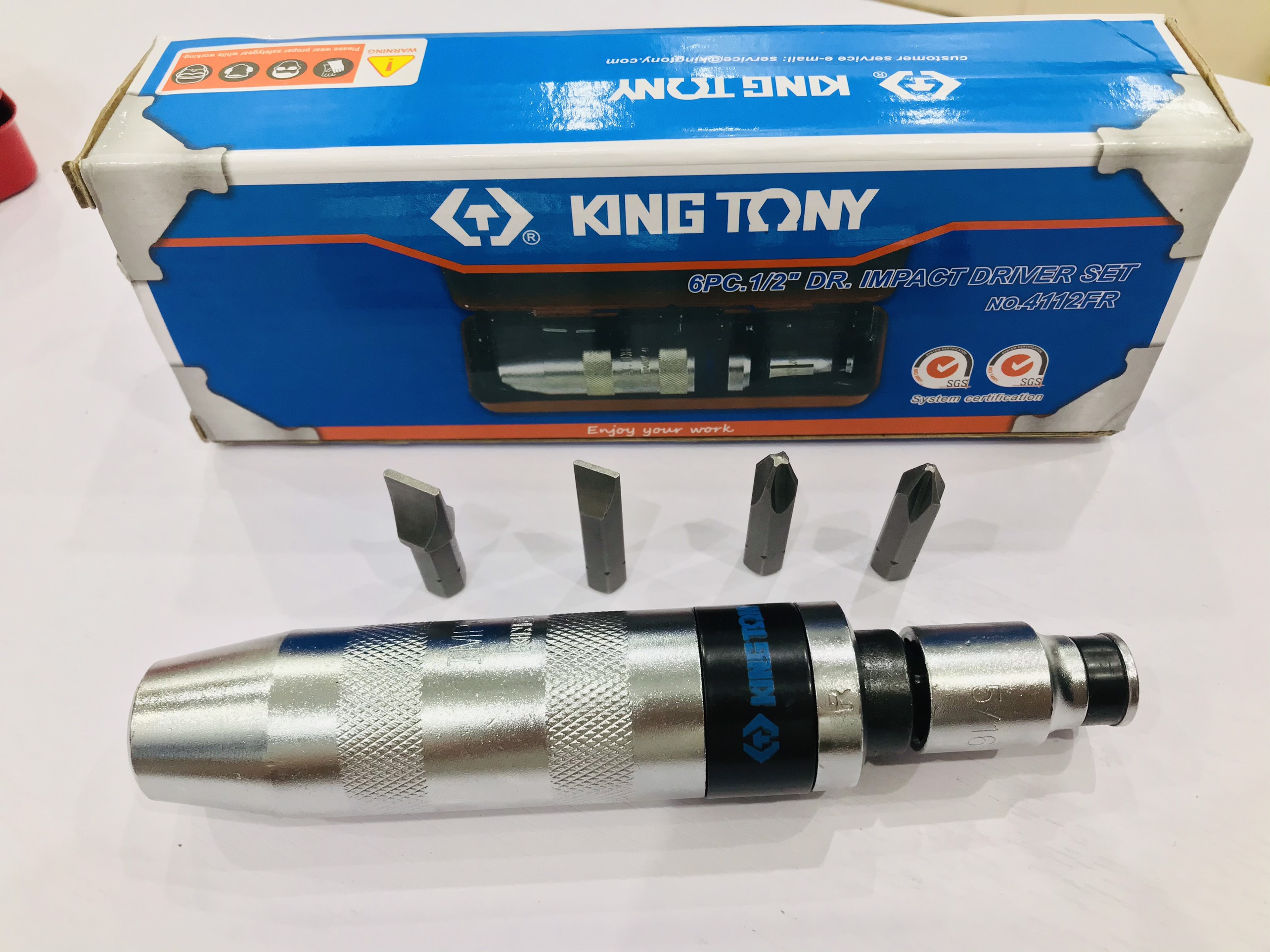 Tô vít đóng Kingtony cao cấp - Tua vít đóng Kingtony - Tự động đảo chiều - Kèm 4 mũi đóng nguyên khối.