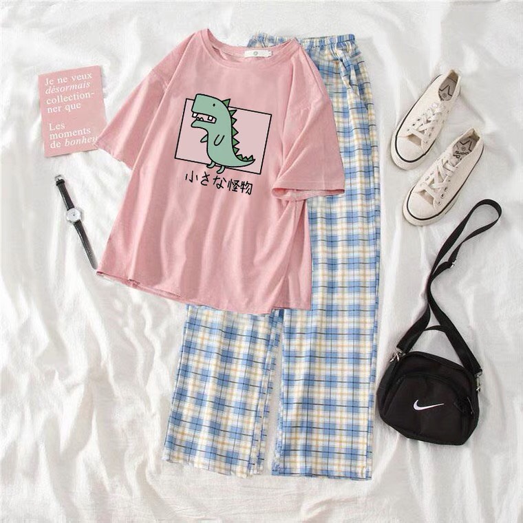 Sét Áo phông khủng long ô vuông+ quần karo xanh, Áo Thun From rộng mặc cho nam và nữ, áo kiểu, chất đẹp, rộng rãi thoải mái, Quần suông ống rộng, Quần kẻ, Sét bộ mặc ở nhà - LEEDA