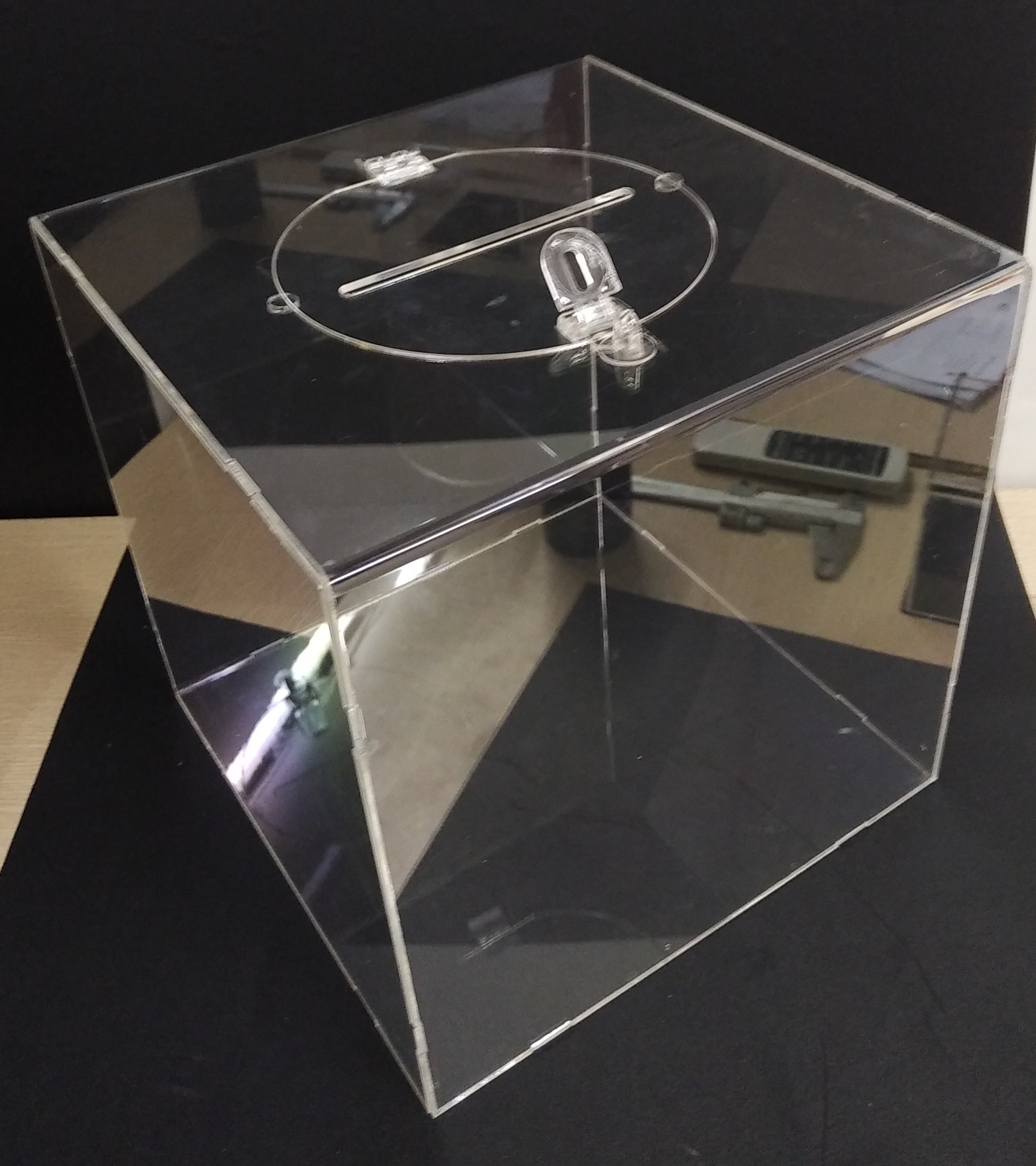 Thùng phiếu, hòm phiếu, hòm bốc thăm, hòm từ thiện mica trong vuông 30cm