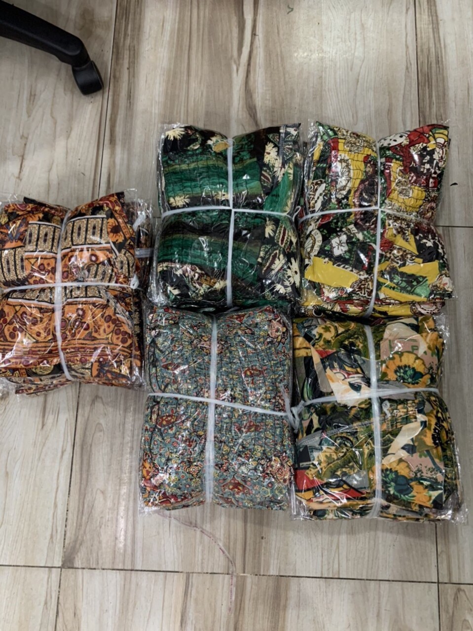 Set bộ nữ thổ cẩm áo tay con cổ V bo eo quần dài ống rộng cực đẹp
