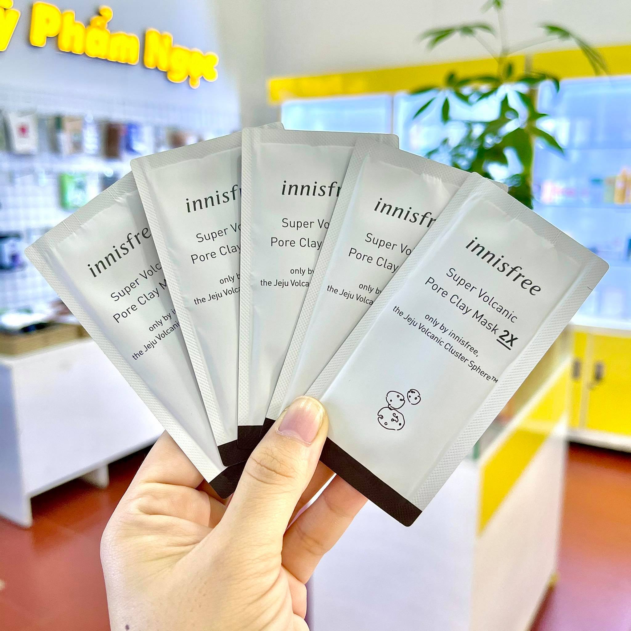 [Sample]Gói Mặt Nạ Đất Sét Cho Mụn Đầu Đen Innisfree Super Volcanic Pore Clay Mask 2X