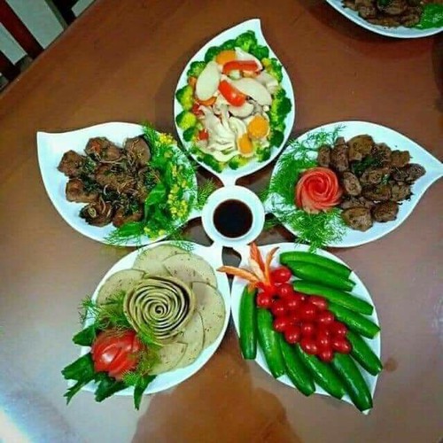 BỘ 5 ĐĨA LÁ TRẦU KÈM BÁT CHẤM