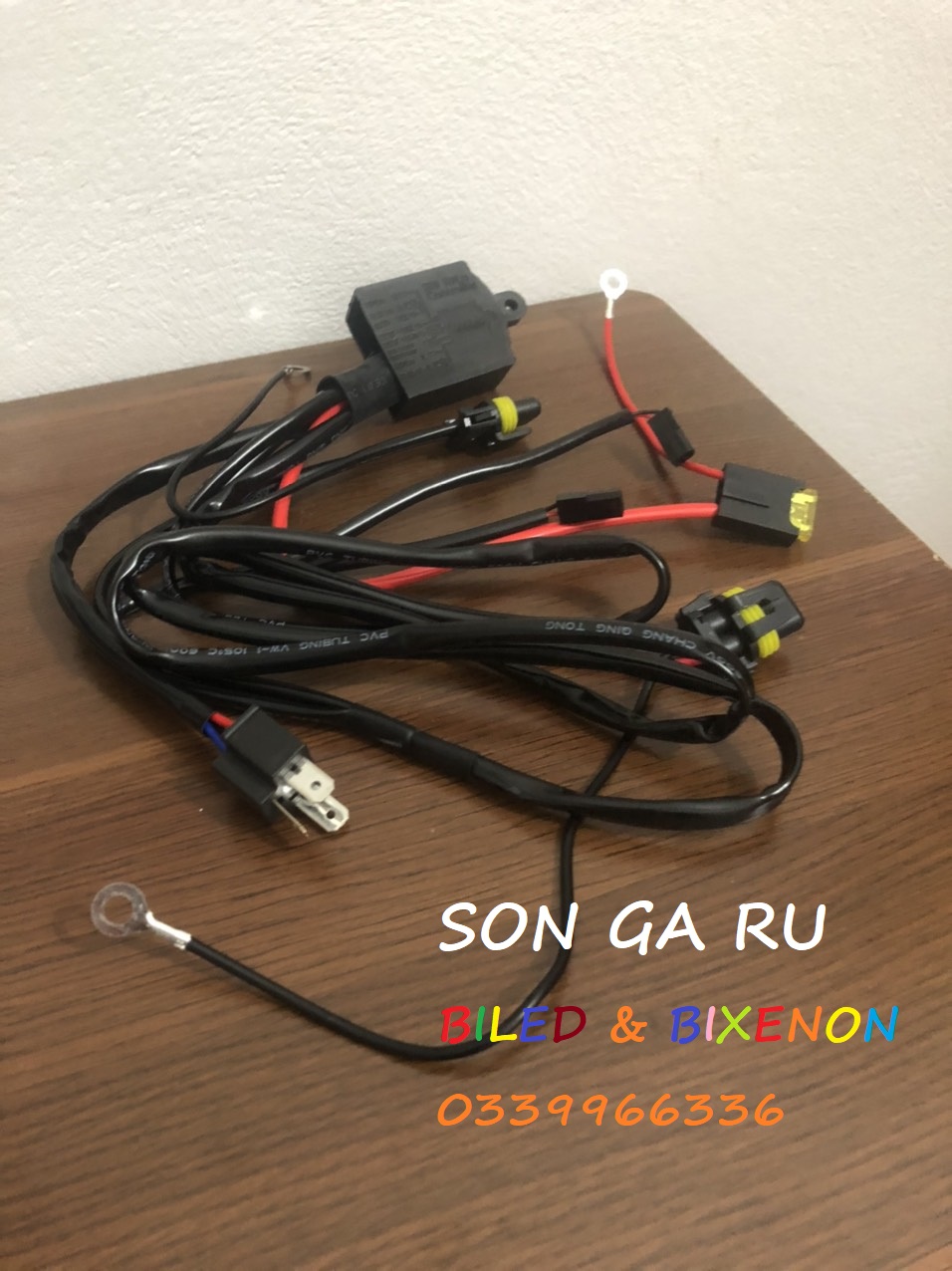 1 bộ dây role chân h4 12v ra 2 đầu , đấu nguồn các loại biled ,bixenon loại chống nước