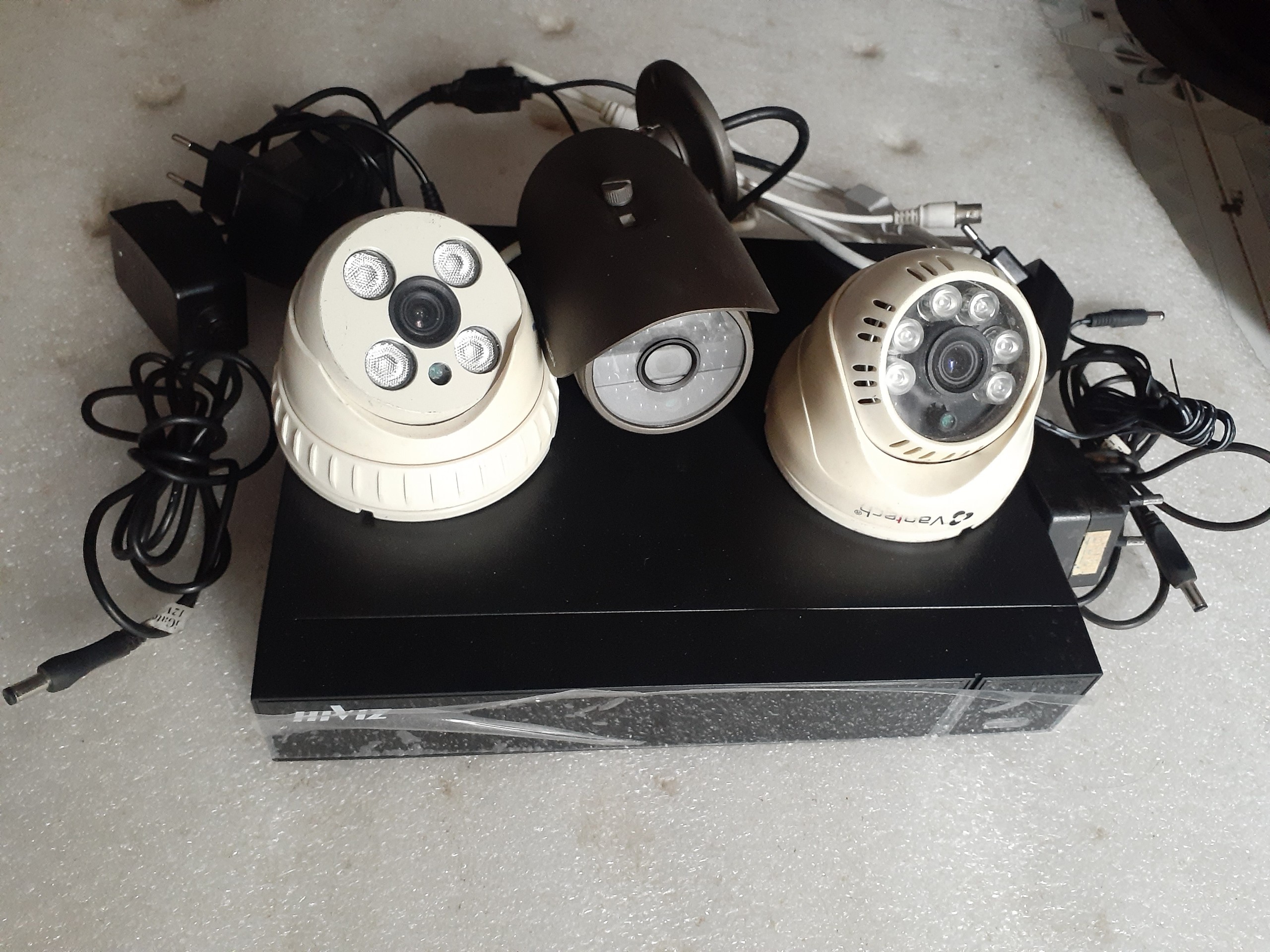 Trọn bộ 3 camera thanh lý