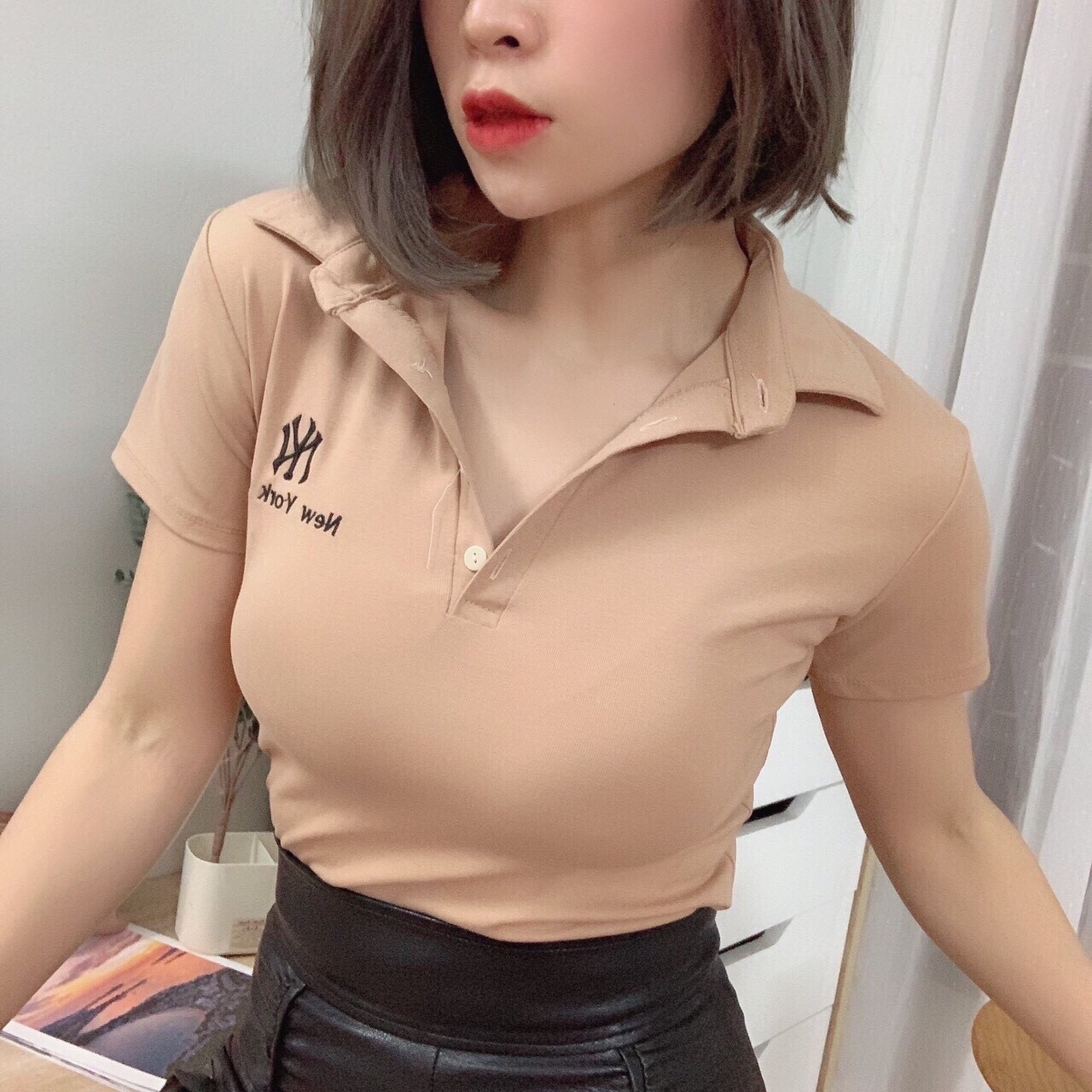 Áo thun áo phông form ôm cổ bẻ in chữ ny ở ngực