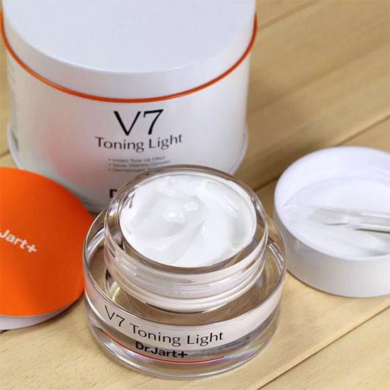 Kem V7 Toning Light hộp thiếc