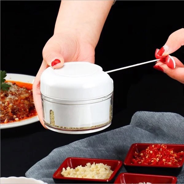 Dụng Cụ Xay Tỏi Ớt Mini Food Chopper - ĐỒ BĂM THỰC PHẨM BẰNG TAY MINI - DỤNG CỤ ĐẬP TỎI NHÀ BẾP , NGHIỀN TAY , QUAY CẮT HẠT TIÊU - MÁY SAY THỊT - MÁY XAY TỎI ỚT CẦM TAY MINI