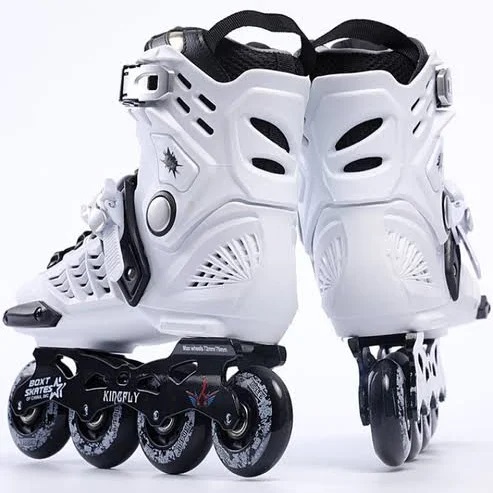 [SALE 50%] Giày Patin Trẻ Em,Người Lớn,Giày Trượt Patin Cho Bé,Giày Patin Trượt Sport Cao Cấp M Gro Có 8 Đèn Flash Chiếu Sáng,Tính Đàn Hồi Cao,Bền,Chống Xé Rách,Chống Trầy Xước,Chịu Mài Mòn Va Đập Cao
