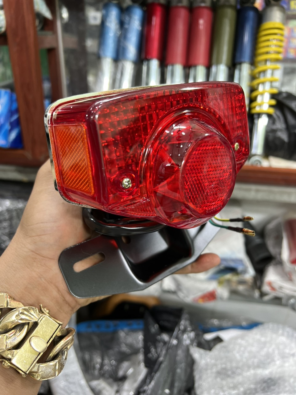 Đèn sau xe cl50 gắn dè xe 67, cd, cl...