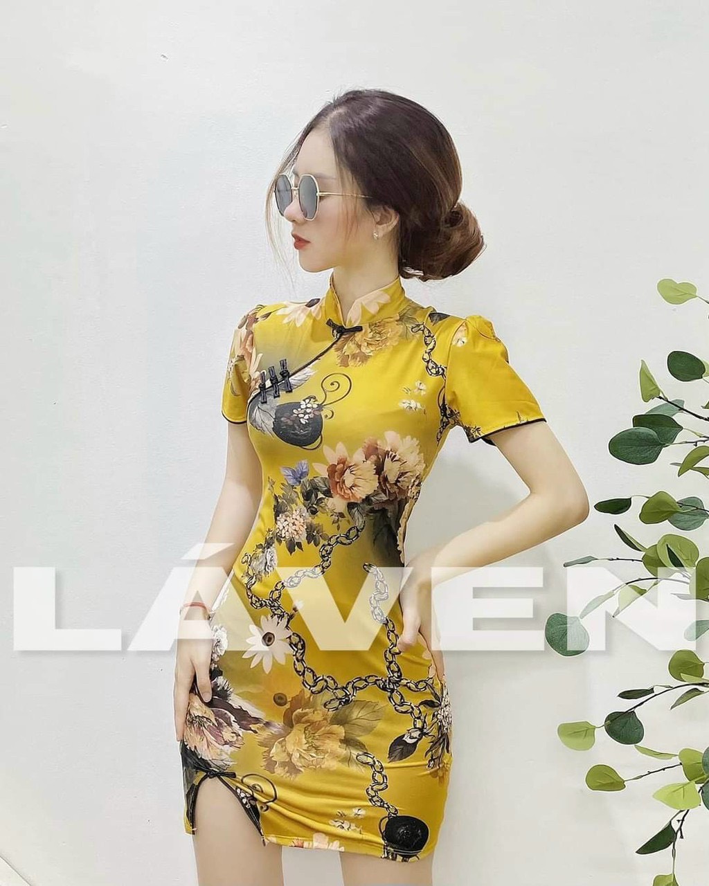 Sườn Xám Cổ Tròn Phối Hoa Văn Chân Váy Sẻ Họa Tiết Tôn Dáng Trẻ Trung Main