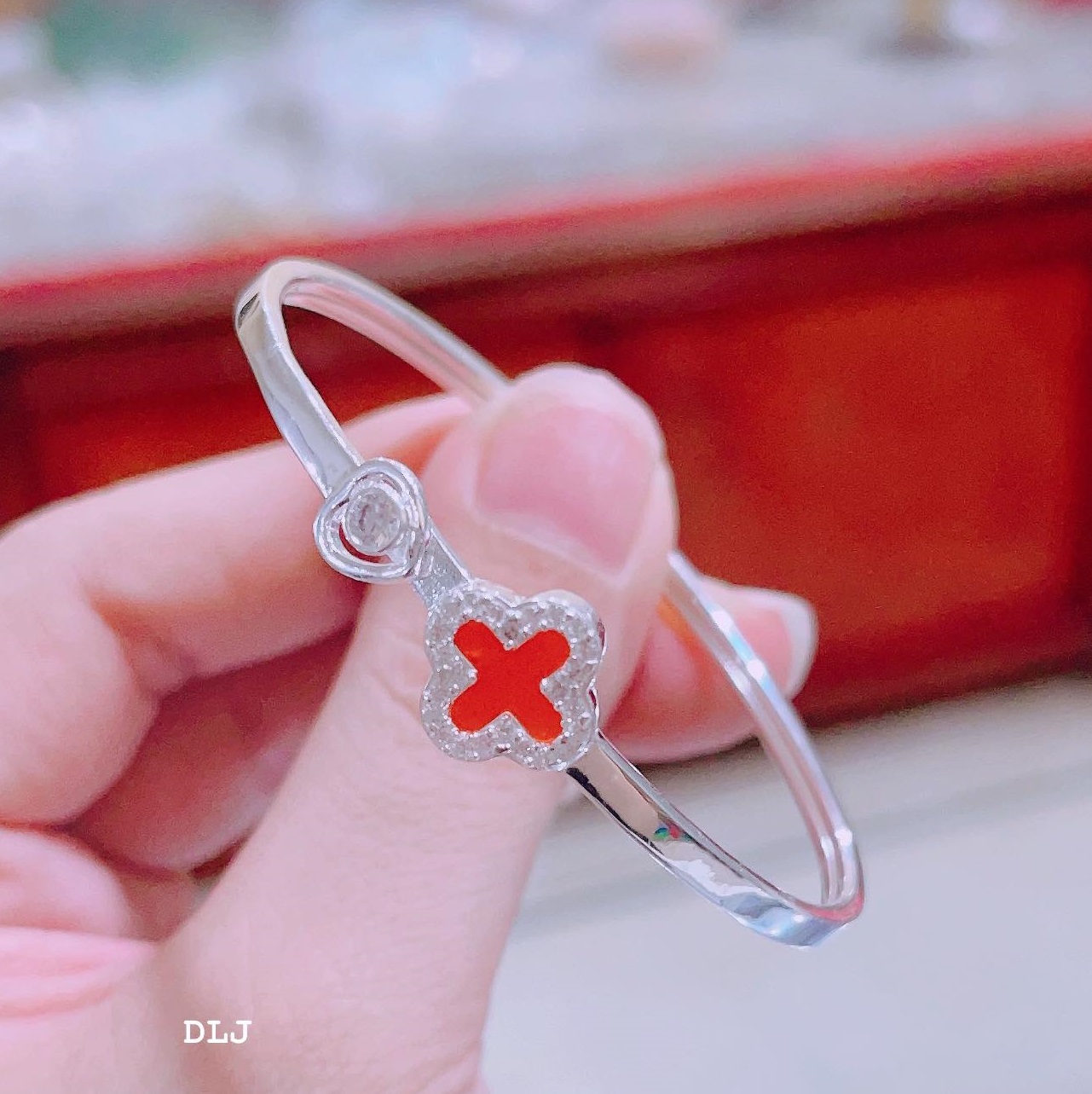 Vòng tay bạc mặt cỏ 4 lá chất liệu bằng bạc s925 MS016b