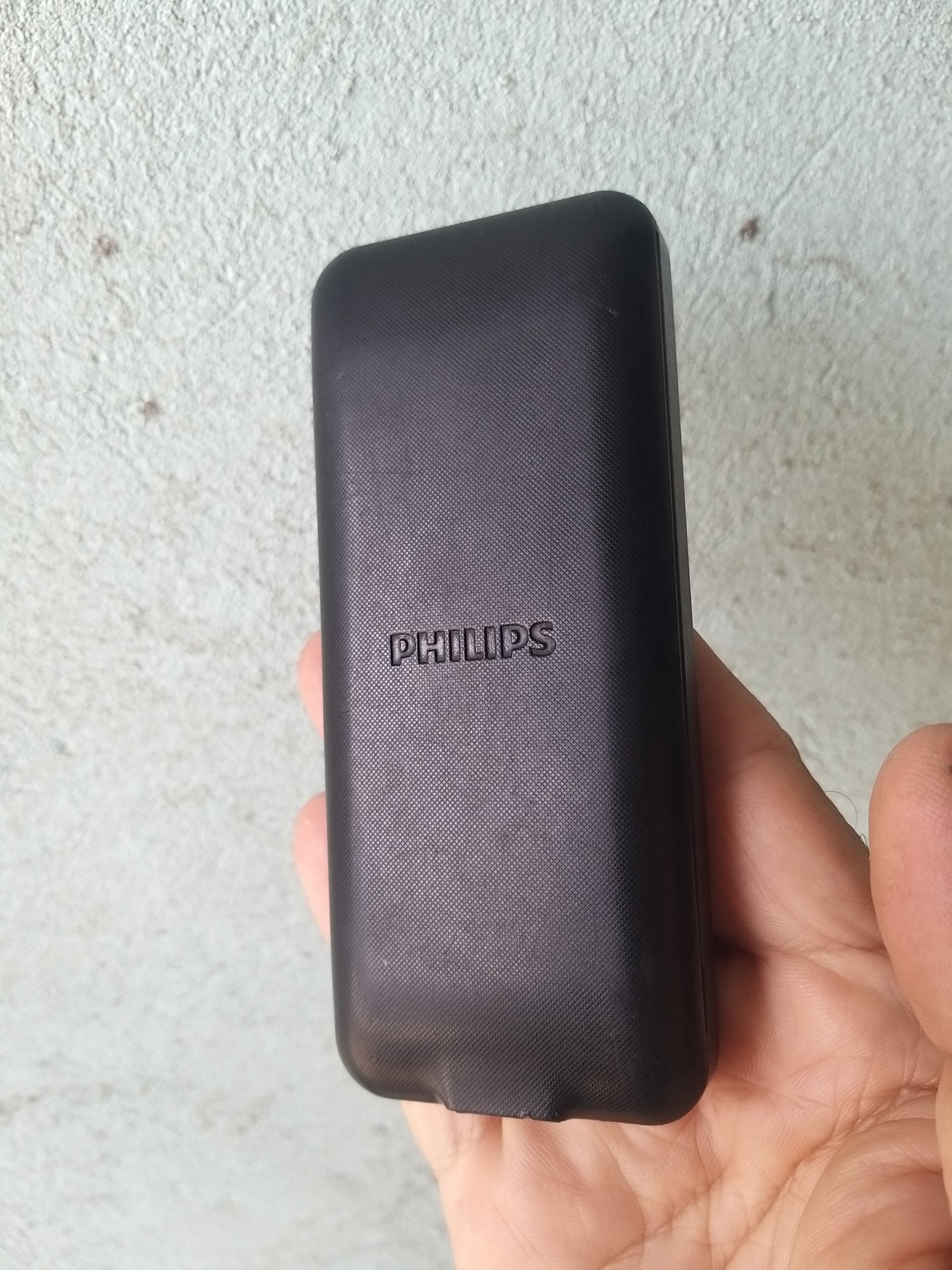 Điện thoại Philips E180
