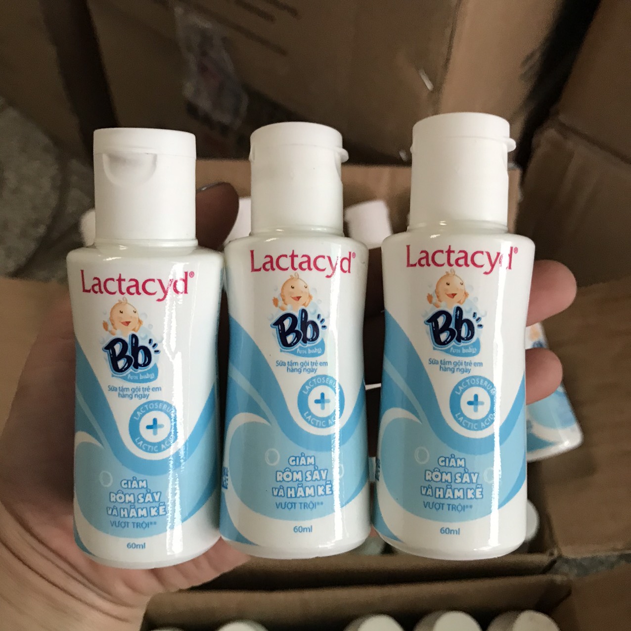 Combo 3 chai Sữa tắm gội Lactacy Milky 60ml dành cho bé