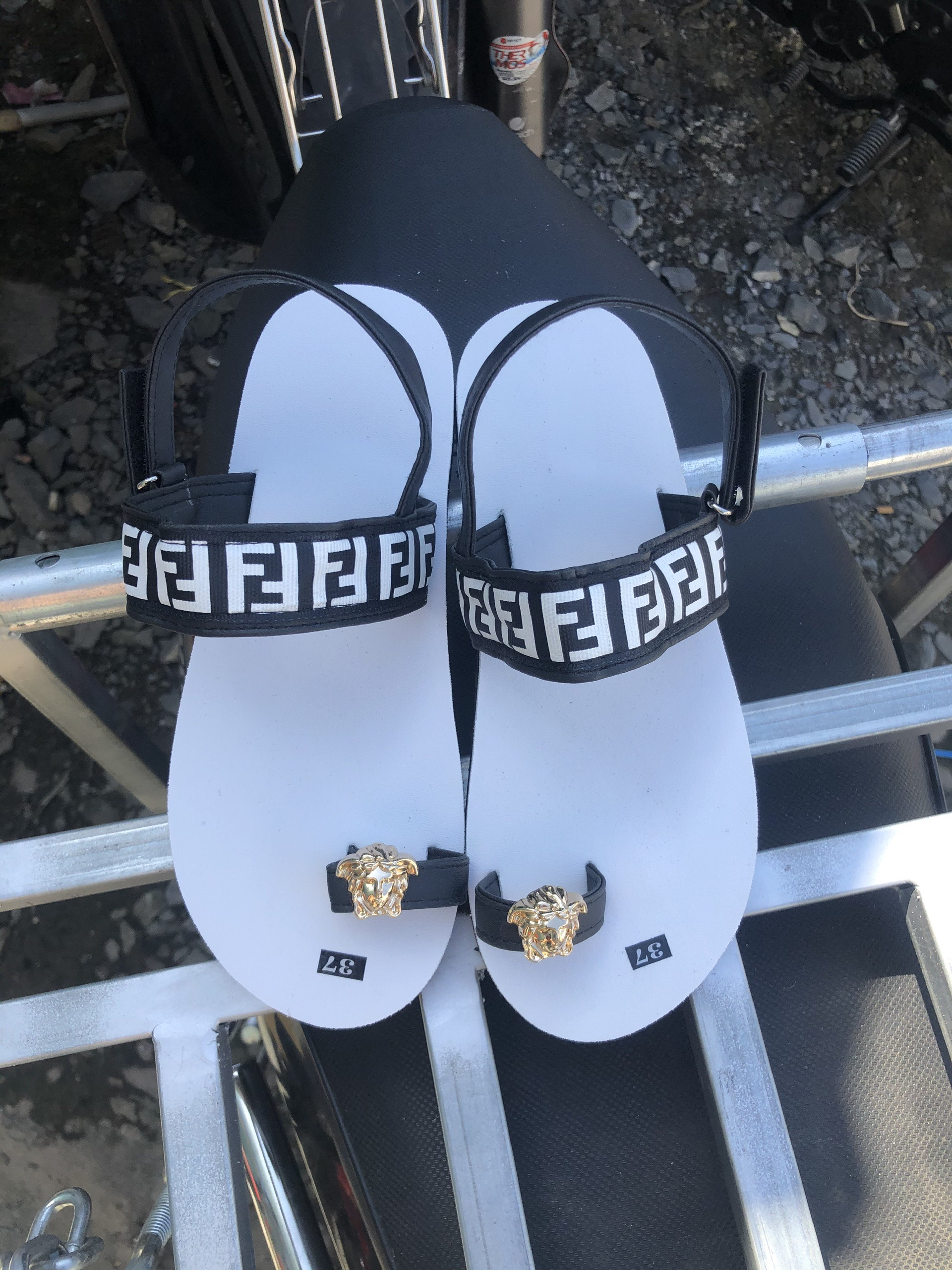 [FREESHIP + HOÀN TIỀN 50K] Dép sandanl đồng nai sandal nữ ( đế trắng quai đen ) có đủ size ,size khác ib chọn thêm
