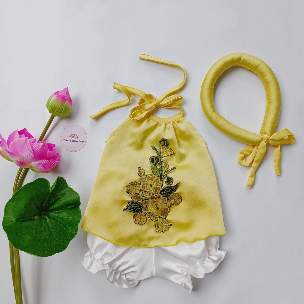 Yếm đào tết, yếm cô tấm cho bé gái, bé sơ sinh . yếm lụa hoa thêu mềm mịn- màu vàng