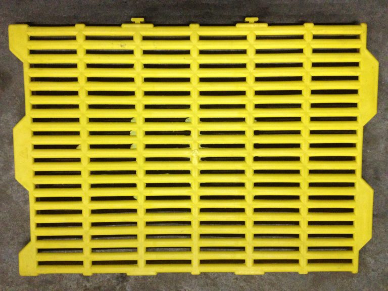 Tấm lót sàn cho thú cưng chó mèo màu vàng kích thước 40x55cm