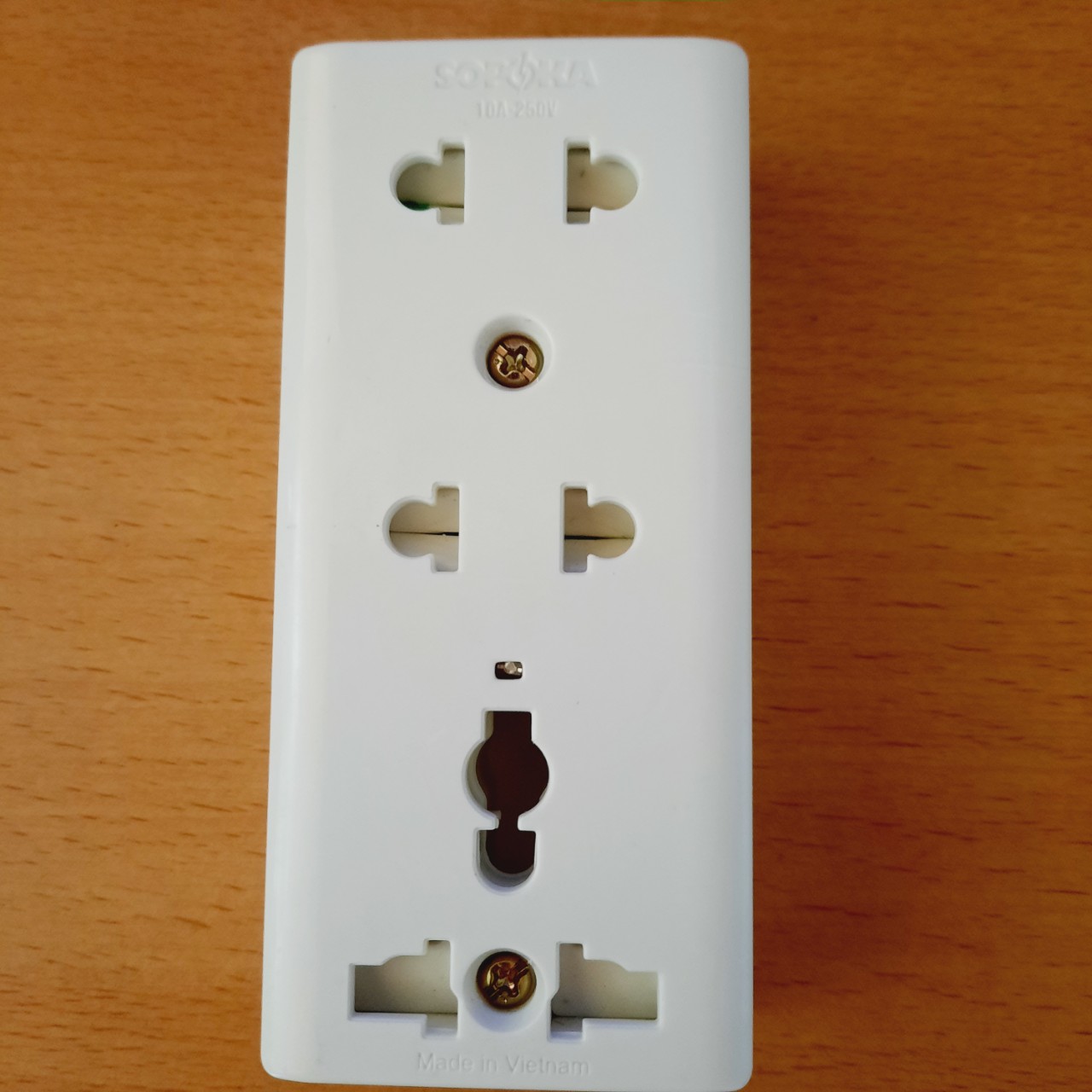 ổ cắm điện cao cấp 3 lỗ SOPOKA, LOẠI CHUẨN CÓ NẮP CHE