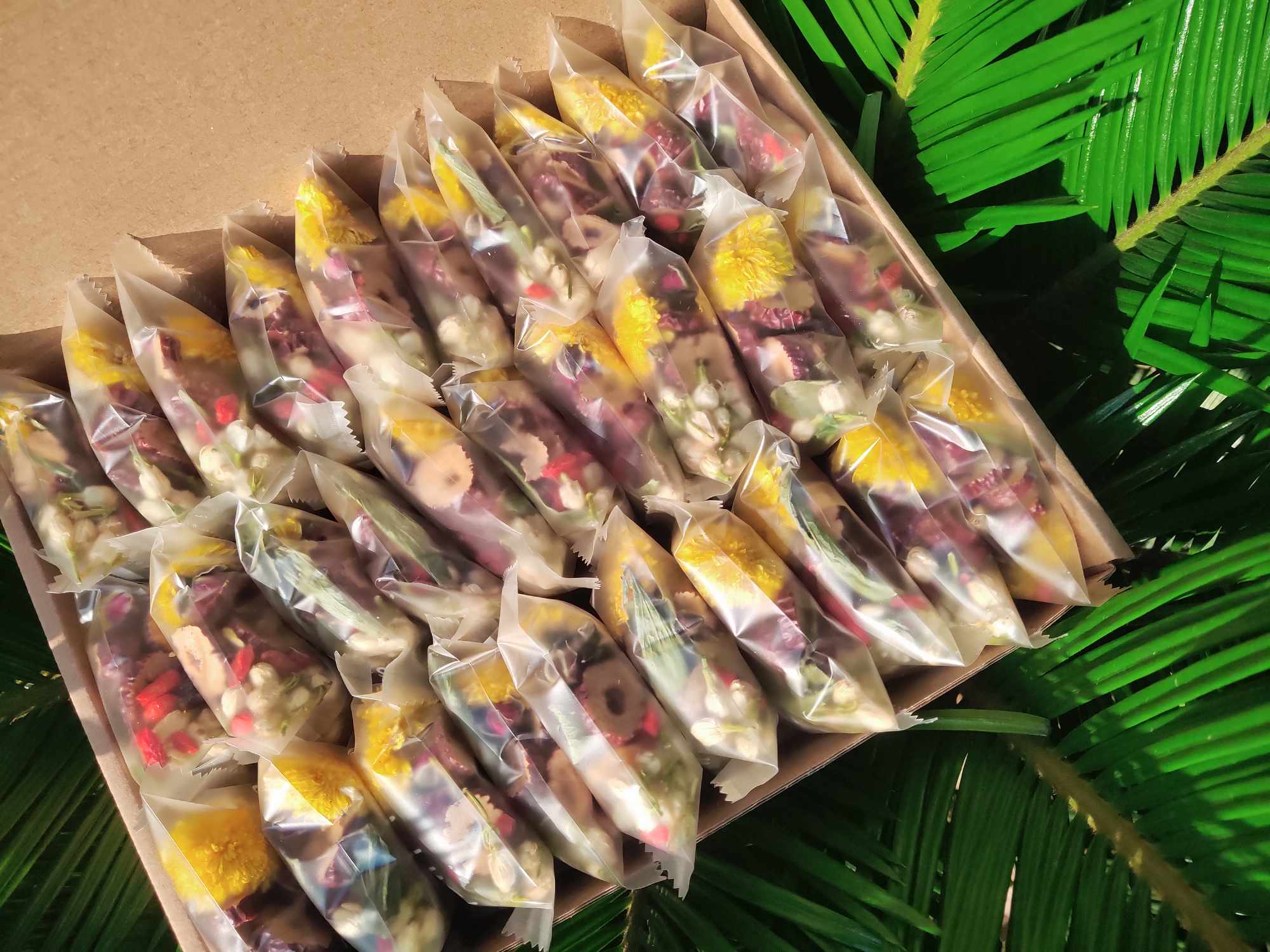 Set 10 gói trà dưỡng nhan bảy vị -giúp an thần- ngủ ngon- giảm stress-cô na thảo mộc