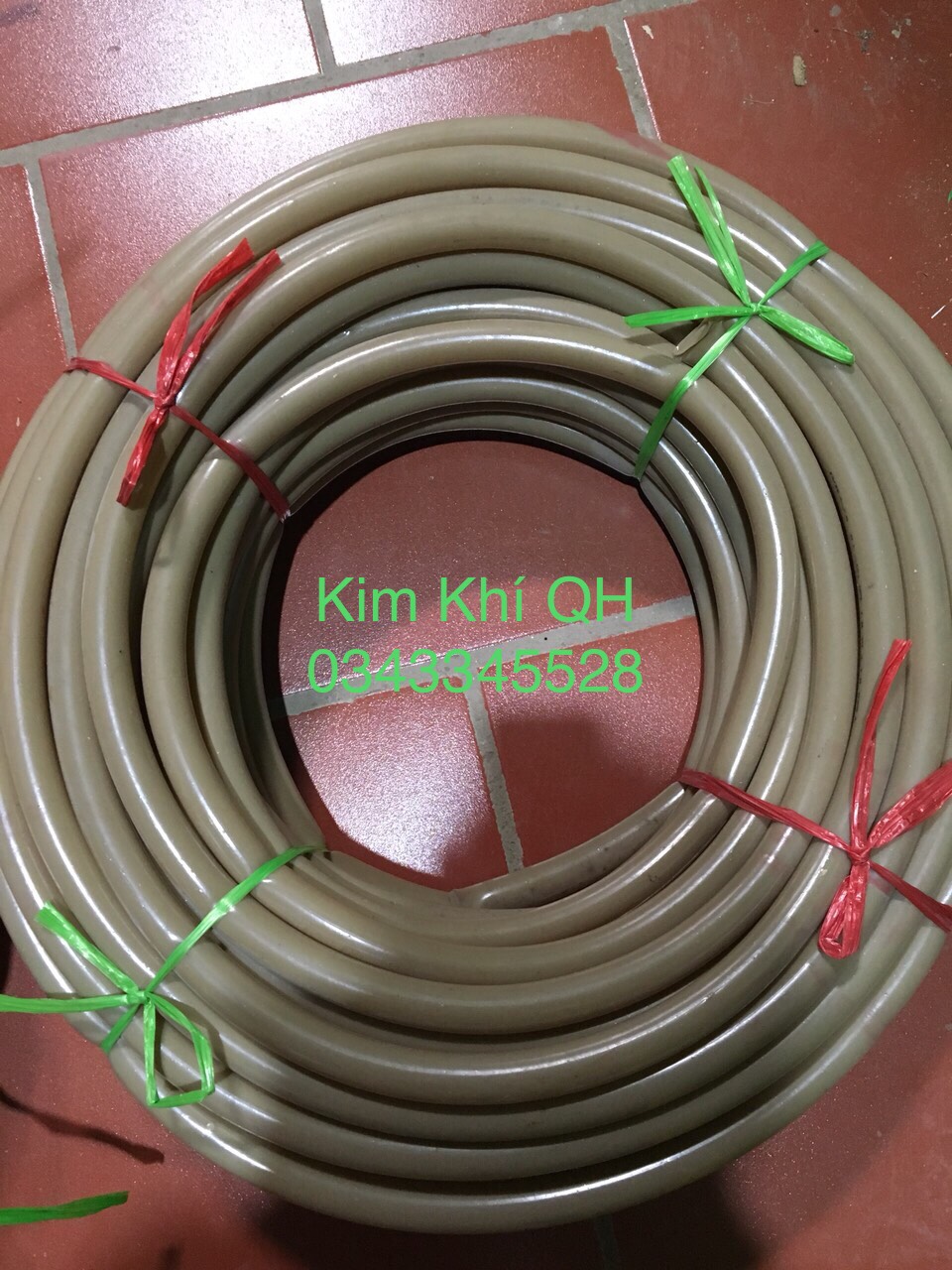 Cuộn 50m ống nhựa mền phi 21 - ống bơm nước màu nâu giá tốt