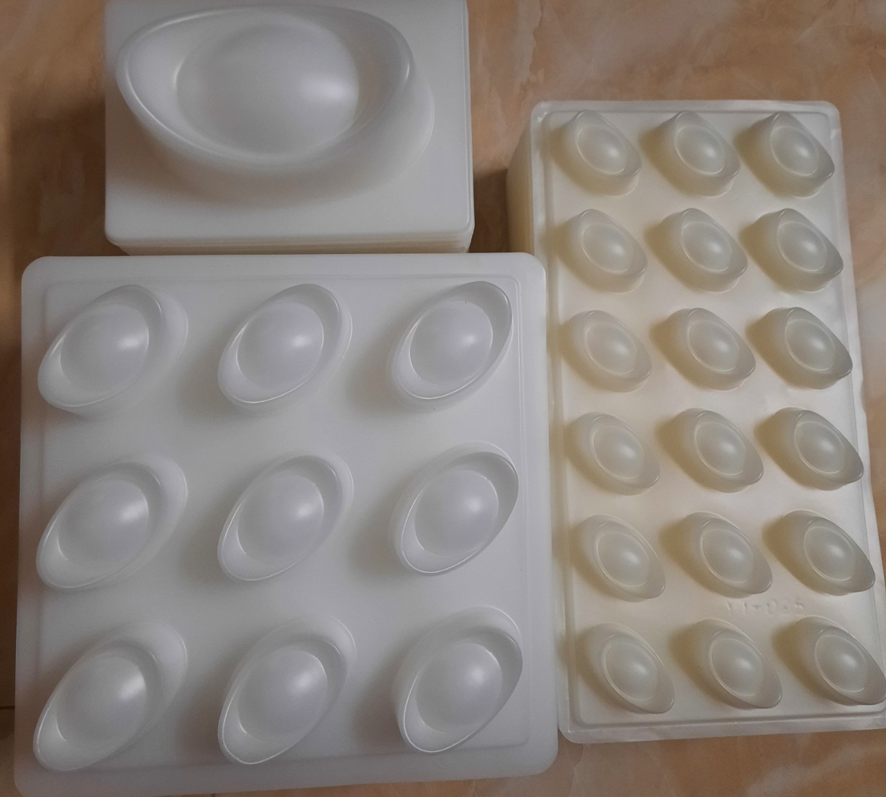 Khuôn nhựa Thỏi vàng mini