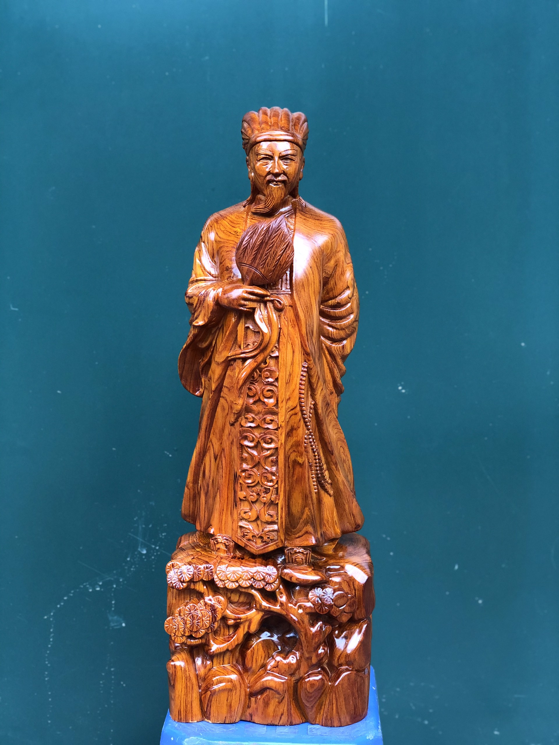 Tượng khổng minh gỗ hương liền khối cao 60cm