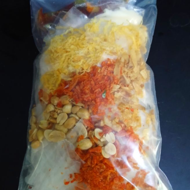 1 bịch bánh tráng trộn chà bông