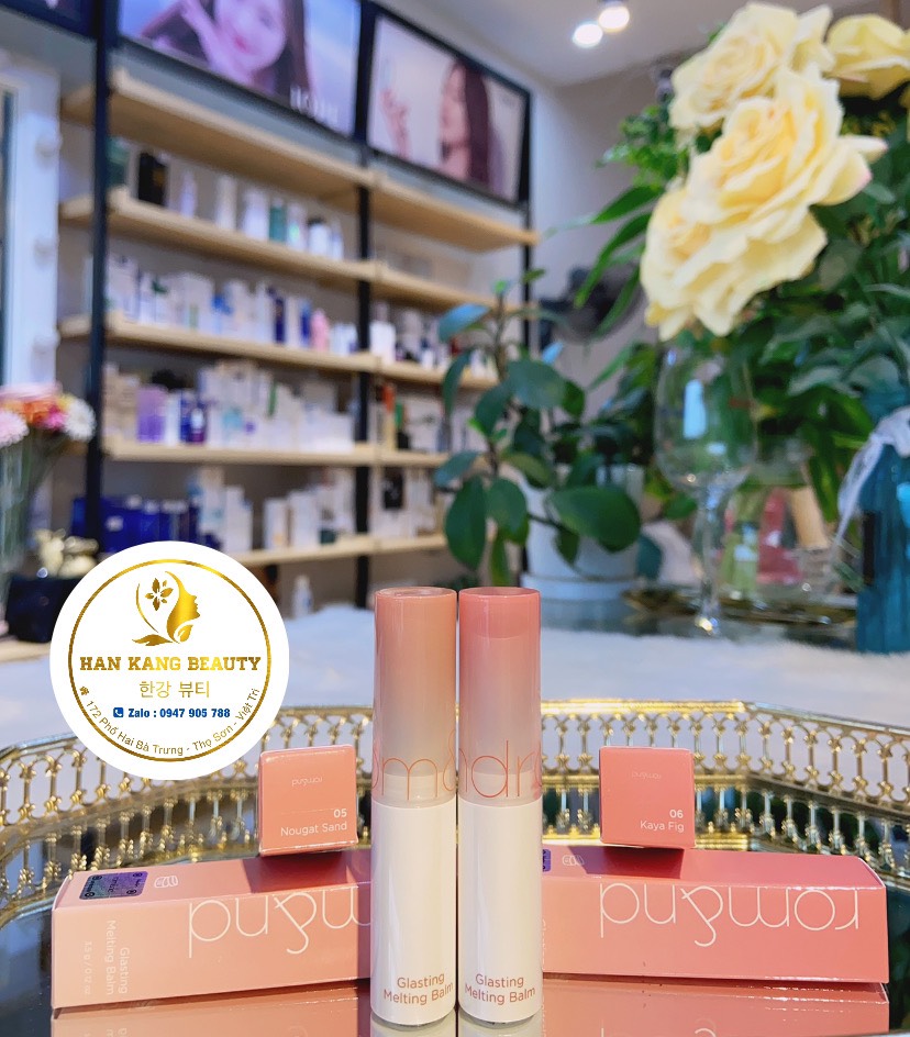 Son dưỡng ẩm mềm môi có màu thuần chay romand glasting melting balm 3.5g