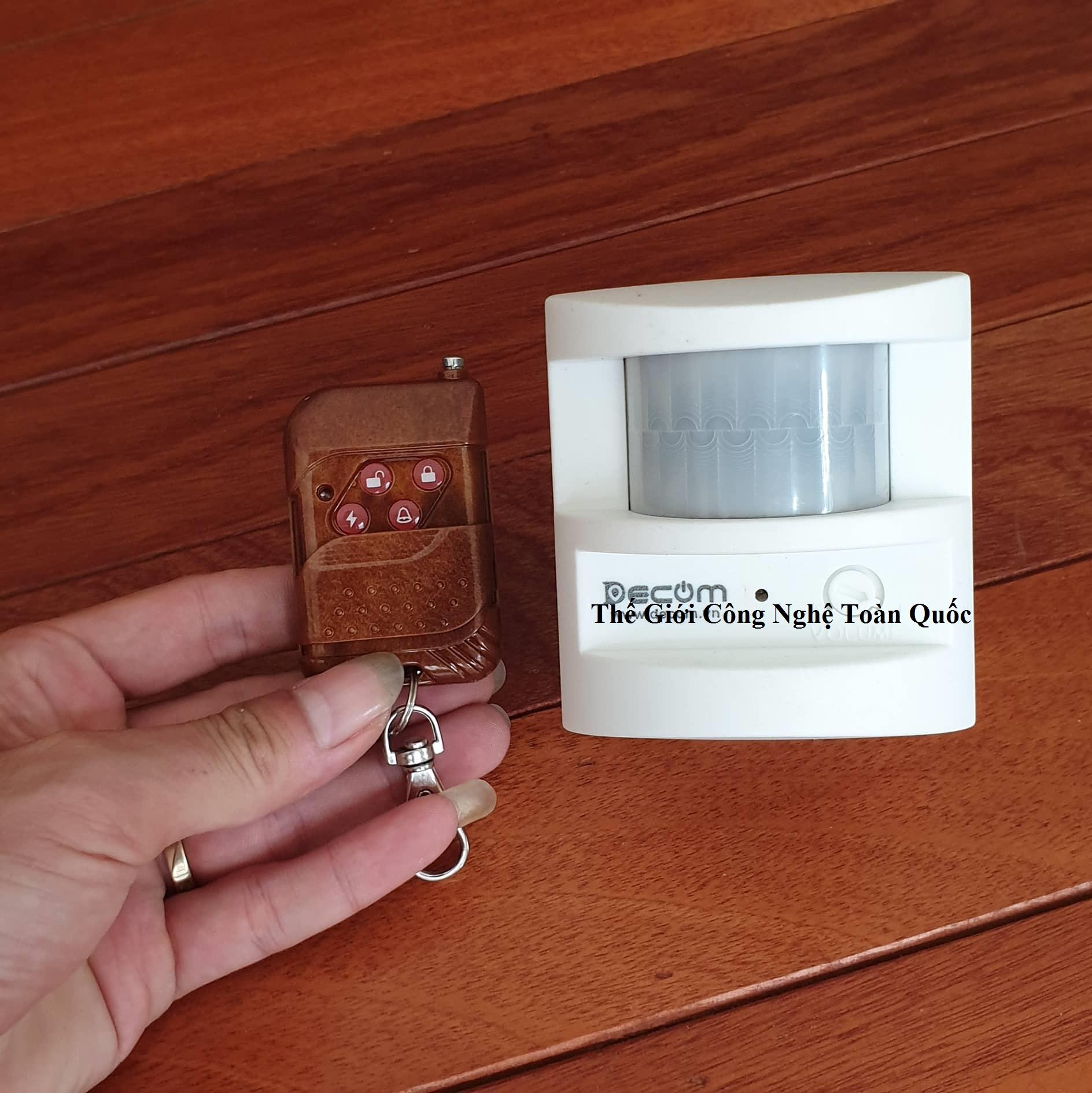 Báo trộm báo khách chống trộm Decom sử dụng mắt cảm biến hồng ngoại dùng điện 220v hoặc dùng pin có điều khiển đi kèm