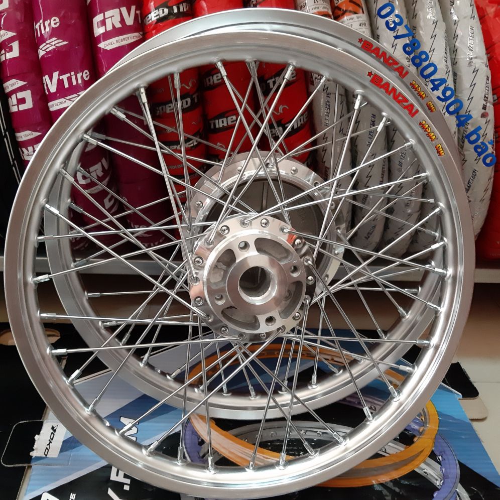 Bánh căm EXCITER 2010 và SIRURS căm đùm mạ crom niềng nhôm  BANZAI 1.4/1,4  như hình đã rút căm sẵn