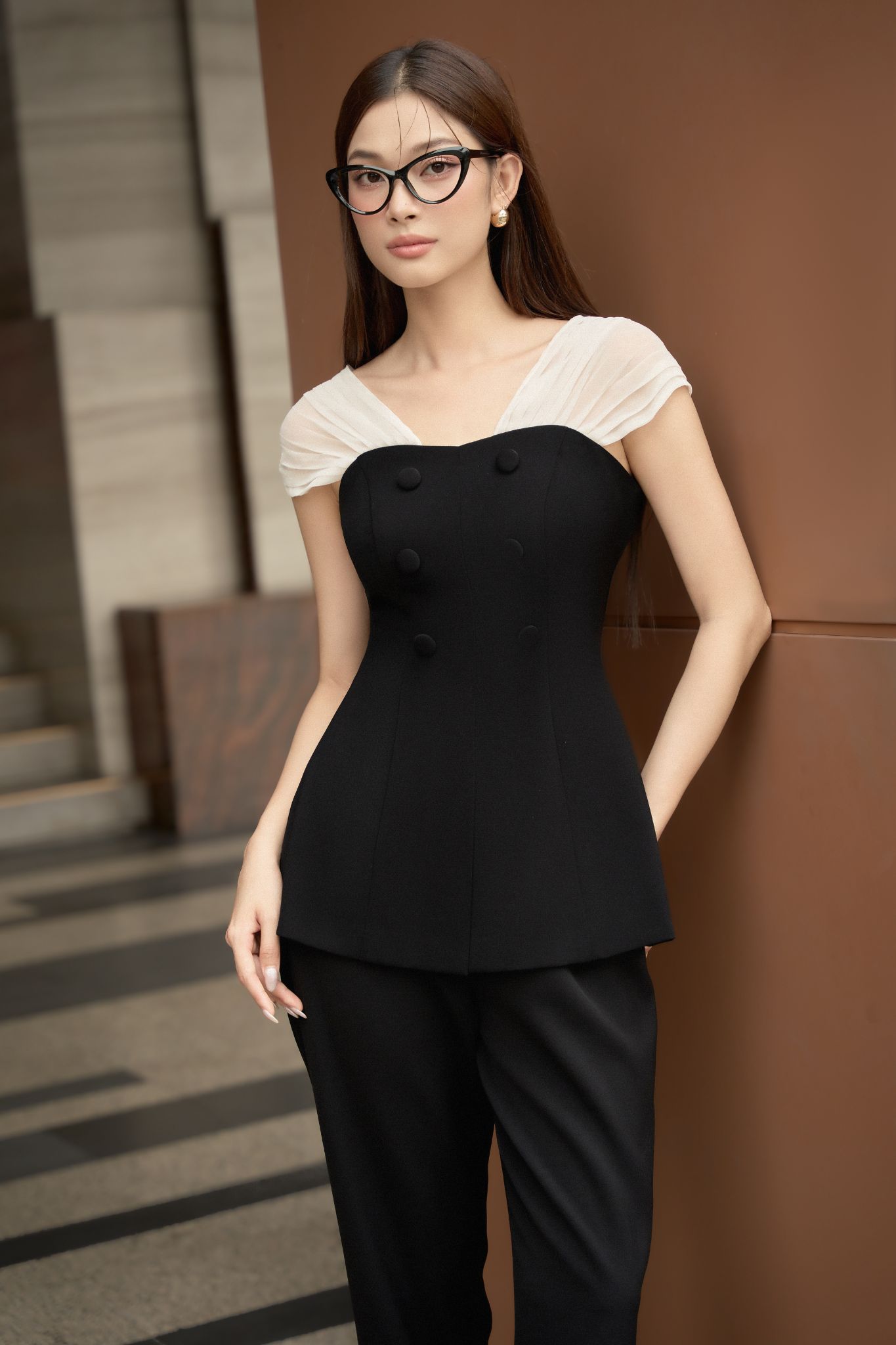 Vella Fashion - Áo peplum xếp ly trước phối nút bọc, áo công sở thanh lịch VA24039