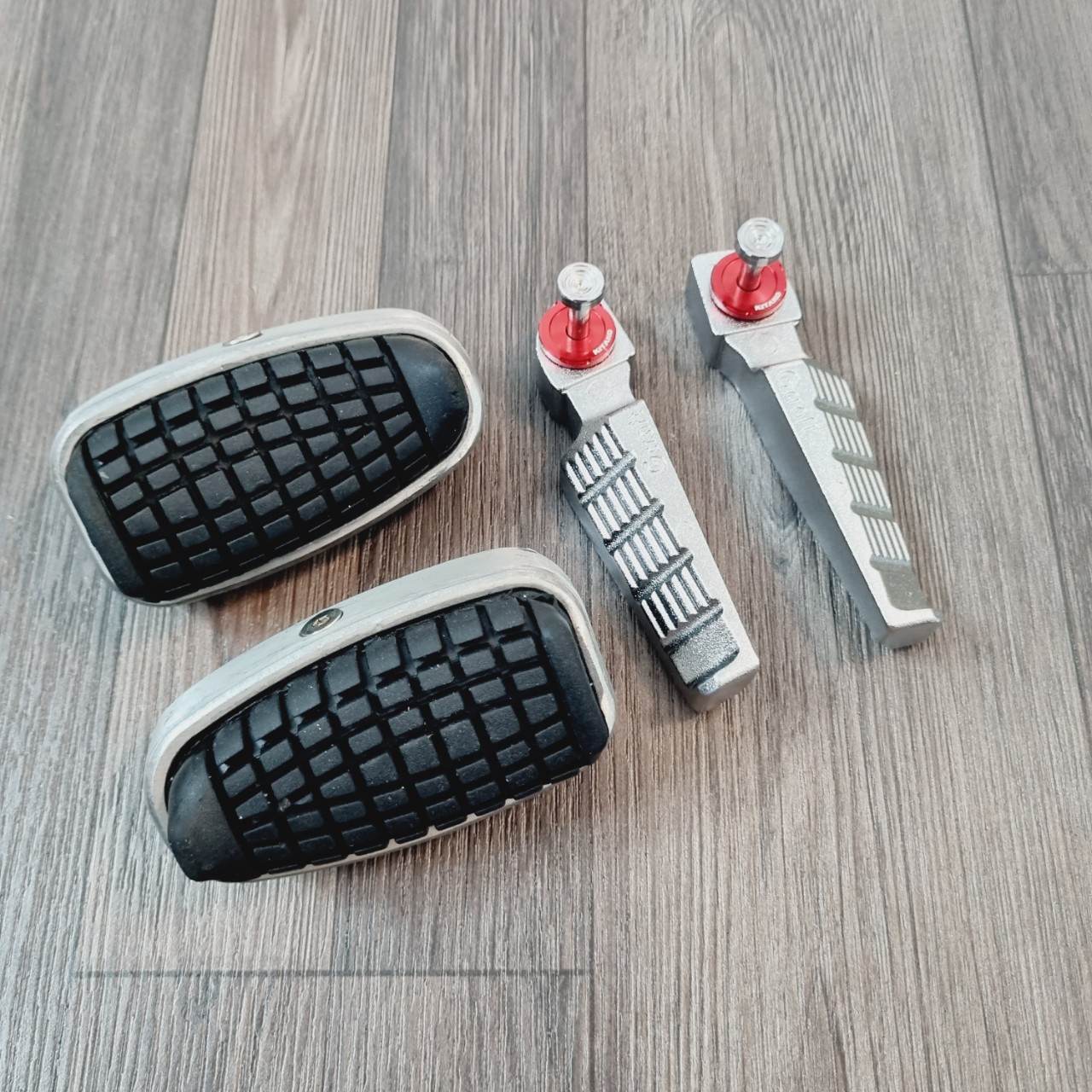 COMBO trọn bộ gác chân sau Gcraft và bộ gác chân trước CUB tròn