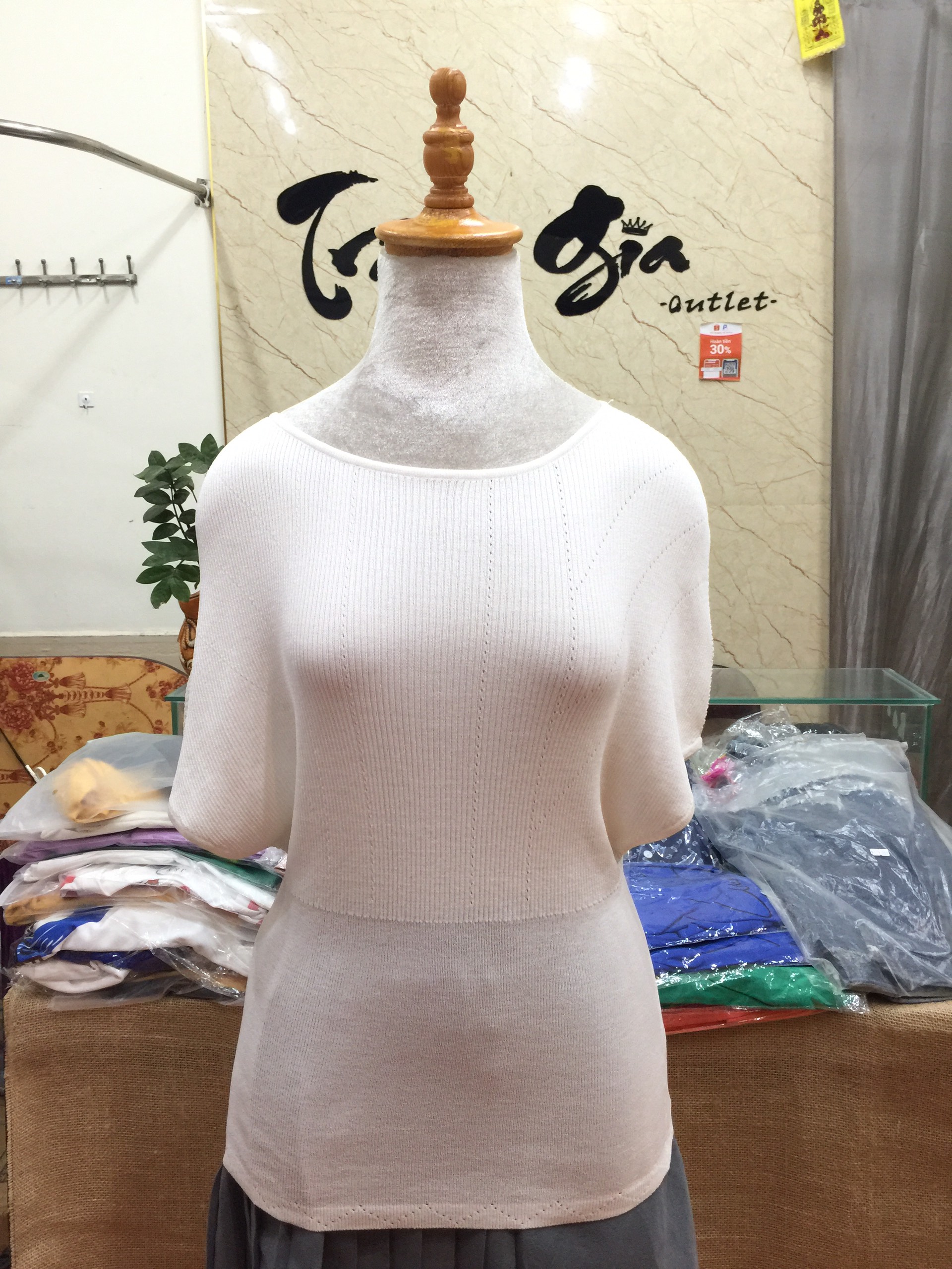 Áo mongtogi cánh dơi