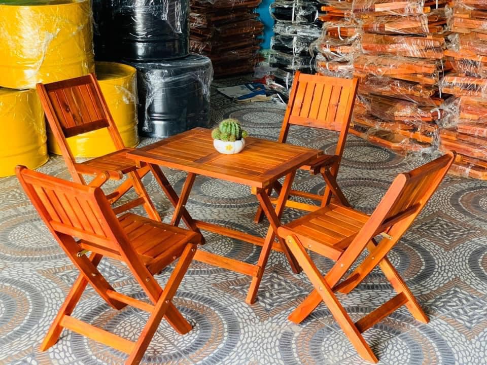 Bàn Vuông Gỗ Ghế Gỗ Cafe